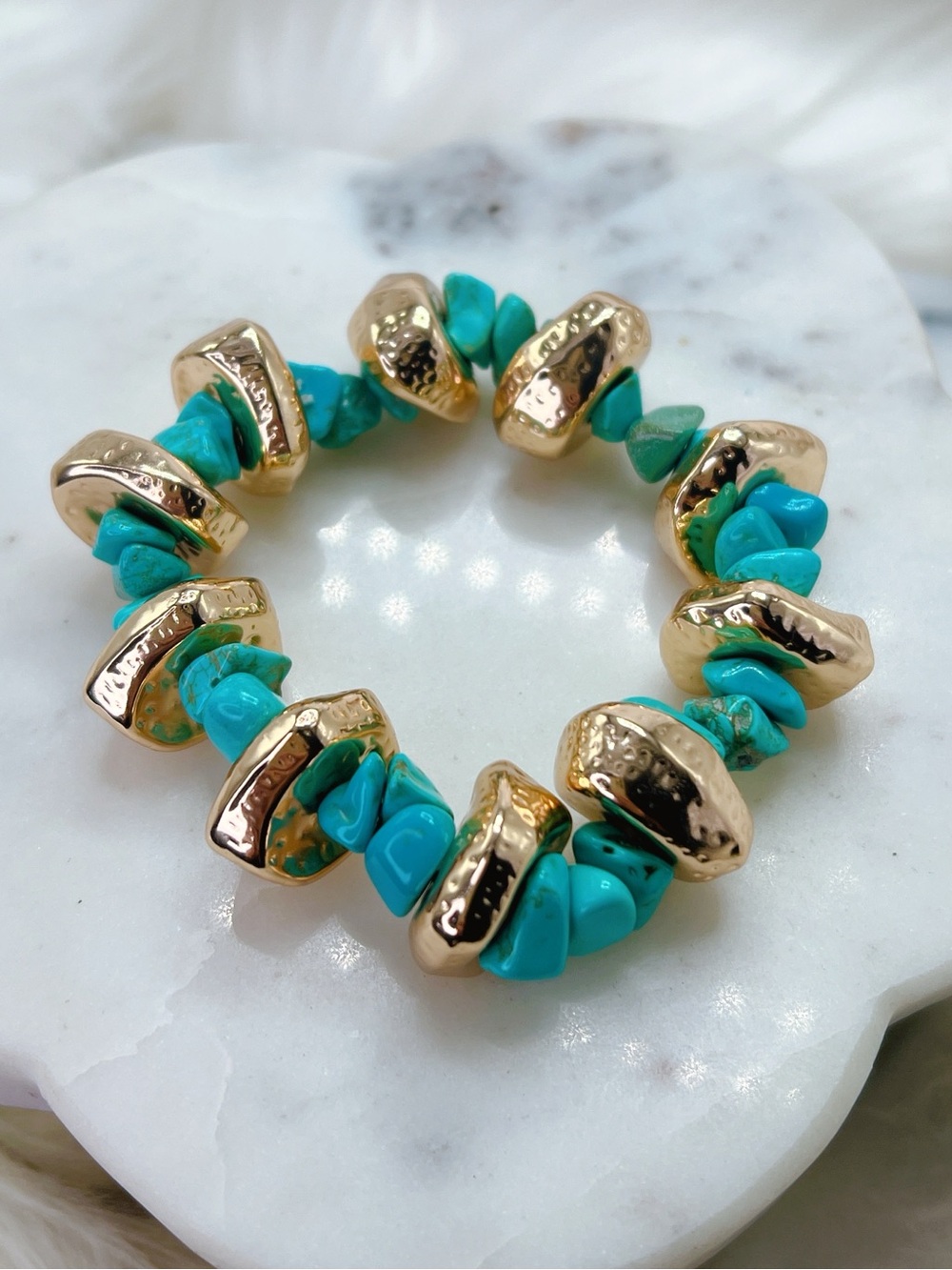 Turquoise 14k gold plated nugget stretch bracelet 7” medium fit hammered